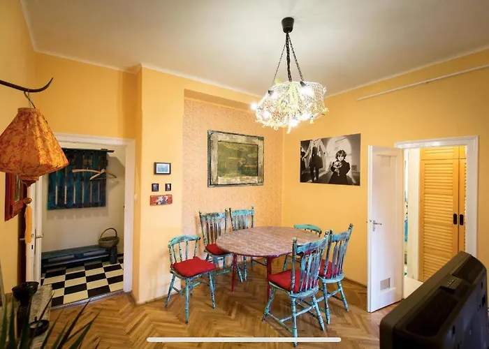 Location Cosy Art Flat דירה